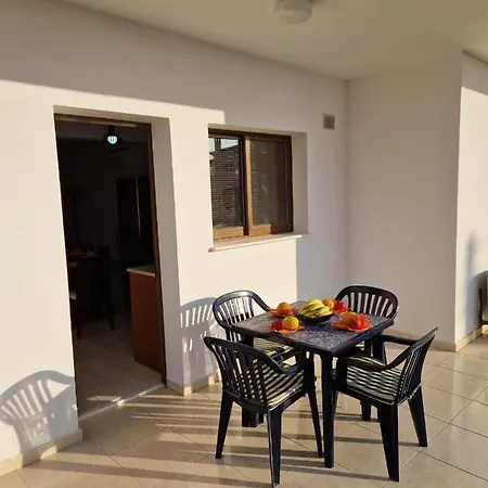 Cosy 2br Apartment- Location Apartment *
